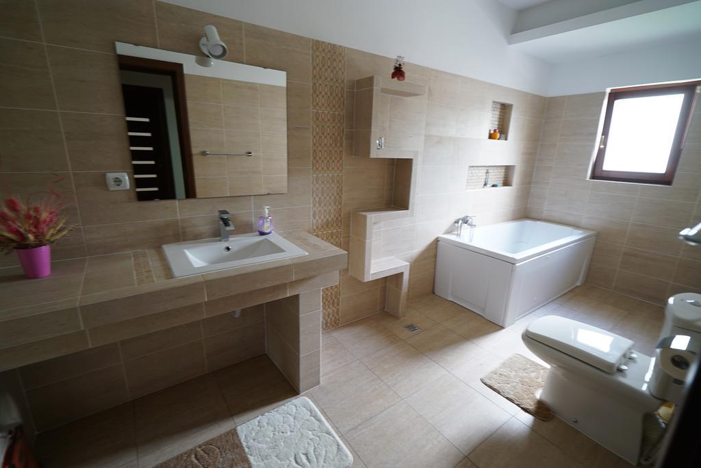 Casa Bunicii Hotel Moisei Eksteriør billede